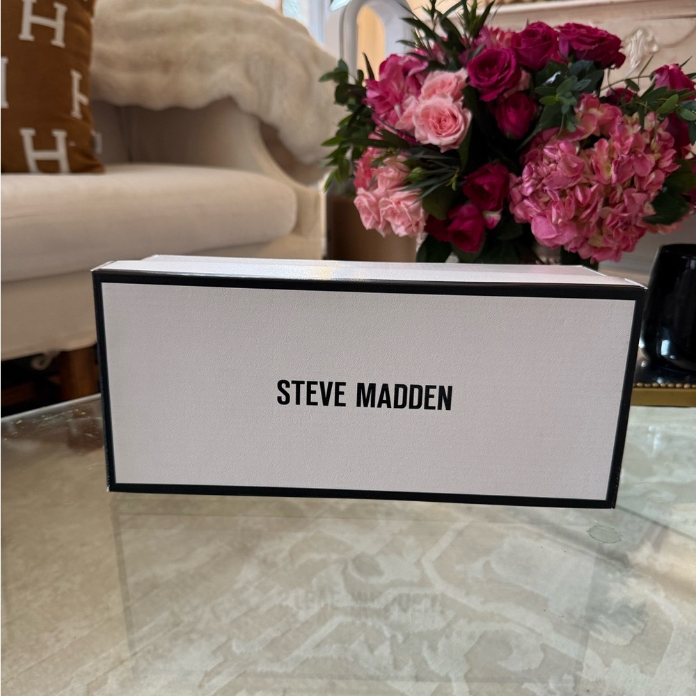 Steve Madden White Box with Black Trim